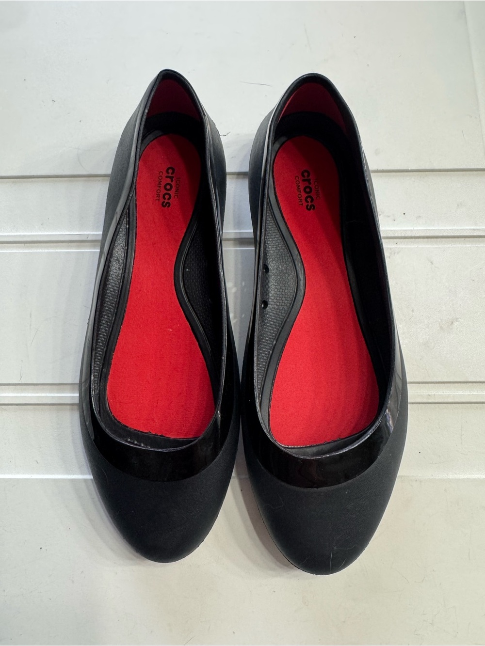 Crocs Women’s Sz 7 Lina Black Ballet Flats Slip On Shoes Comfort - Picture 2 of 5